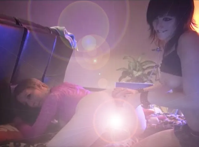 Alice fickt Kerry anal 