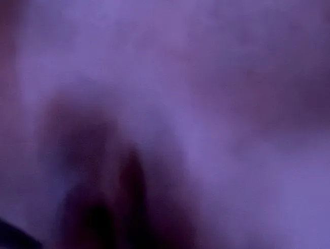 Unfassbar geil – Er fingert mich heftig, bringt mich zum Spritzen & nimmt mich hart im Doggy!