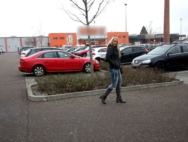 Wilsch mi Figga? Freifick aufm Parkplatz