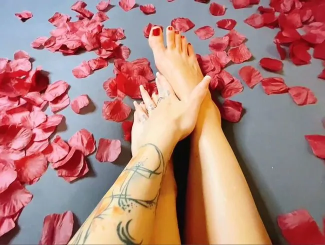 Sexy Füße und Gelnägel - damit verwöhne ich deinen Schwanz !