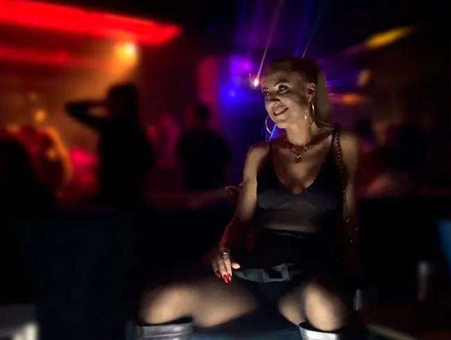 ABGESCHLEPPT im BERLINER NACHTCLUB - Megakrasser AO Arschfick und XXL Spermafresse...!