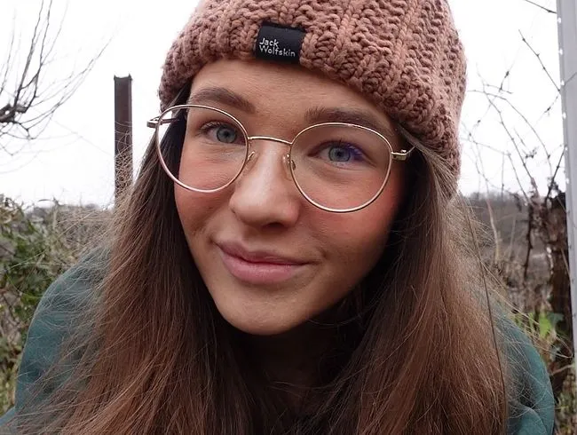 Outdoor Piss vergnügen mit Emmi!!