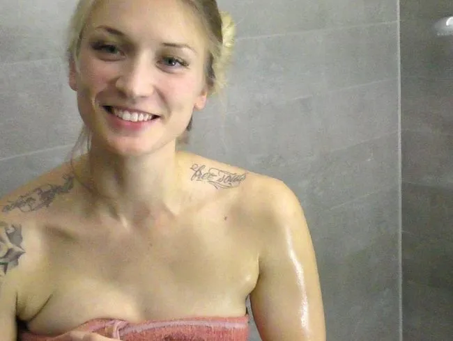 Heiße Duschsause - Bespannt und vollgespritzt