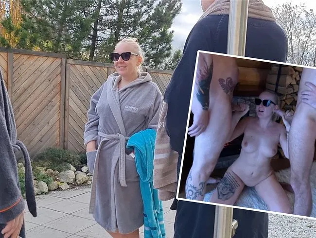 || ERSTES MAL zwei Schwänze || Sperma-Peeling in der Therme - Ja, ich bin eine Schlampe! ||