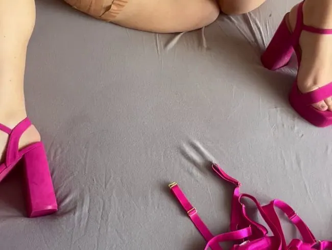 Mein erstes Mal vor der Kamera. Mein Date musste filmen. Echte Orgasmen. Big Toy. Analplug