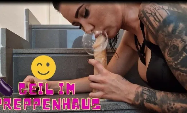 Zu Krass.. Im Treppenhaus nass geblasen & selbst in den Arsch gefickt