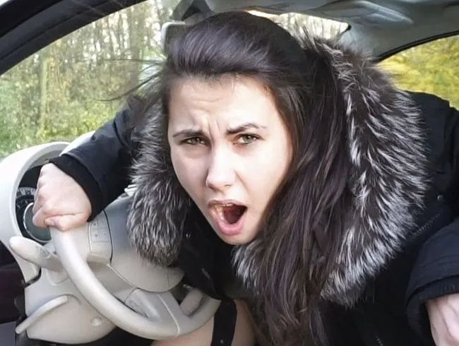 KRASS – vom AD*C was erwischt und den Leihwagen der Freundin zugesaut!