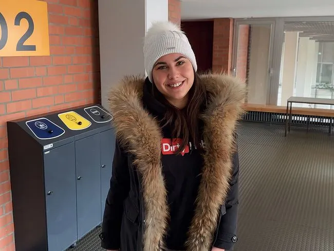 Sloppy Blowjob für den ANAL-PROFESSOR! Studentin lässt sich in den Popo ficken