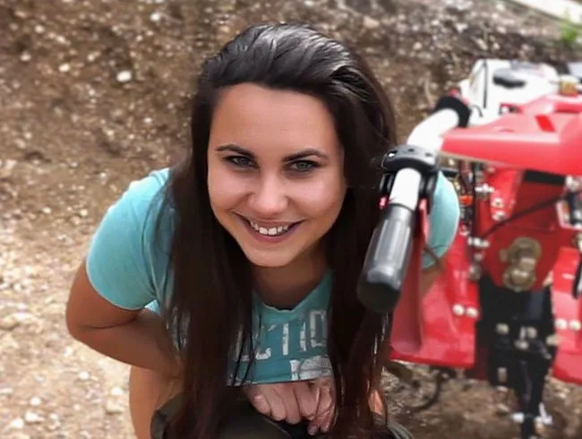 Stiefdaddy sag es bitte nicht weiter! Beim Pipi erwischt!