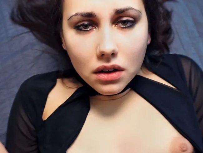 Teenie-3-Loch-Schlampe reist nach Hamburg!