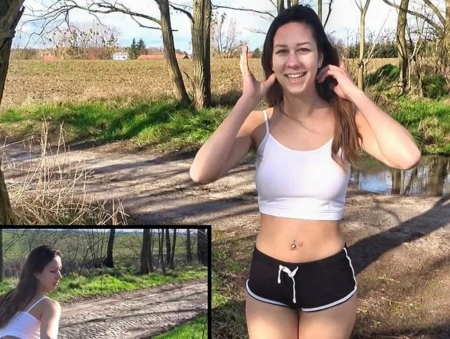 OUTDOOR CREAMPIE! Himmlische Jungschlampe im Teufelswald mit Feenstaub besamt!