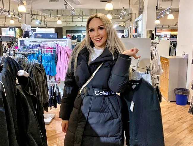 Mitten im Geschäft und keiner hat es mitbekommen !