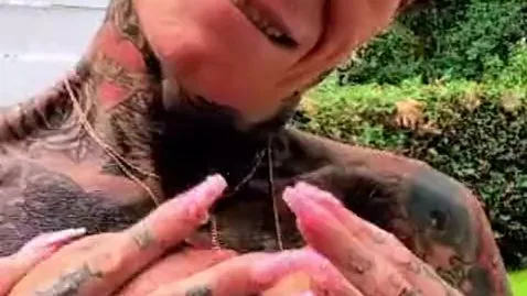 Dildo-Show im Whirlpool - vom Nachbarn beobachtet