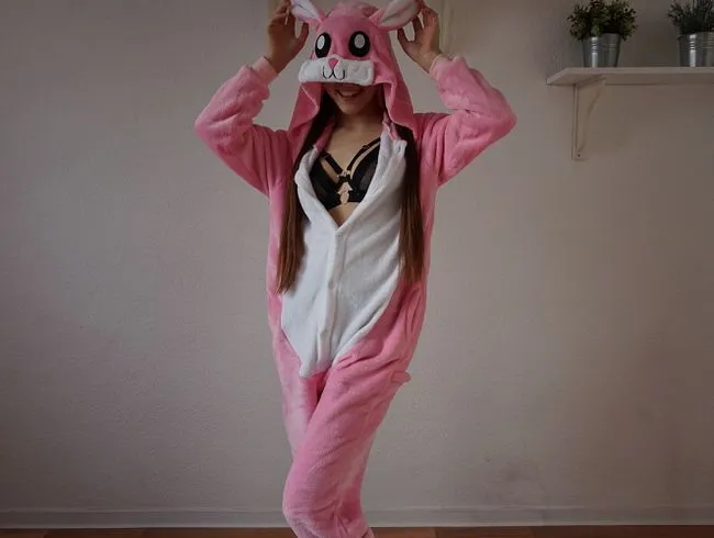 Ernsthaft?!? Osterbunny stript für Ostereier!!