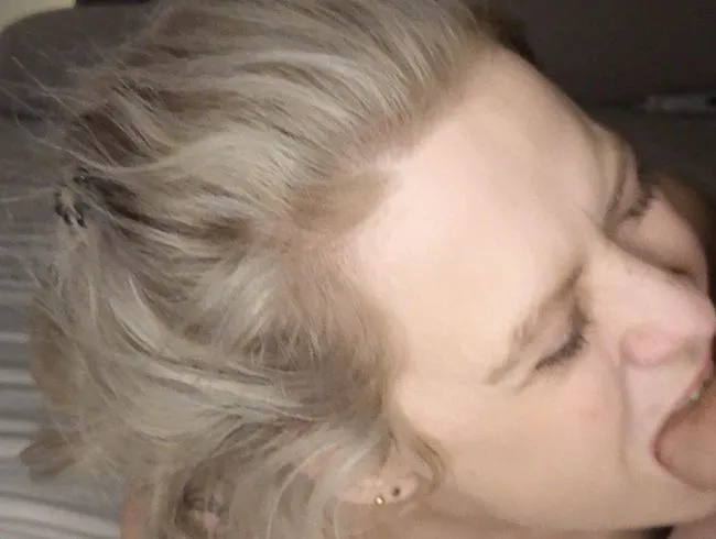 Deepthroat mit Gesichtsbesamung als ich erwischt wurde beim Streamen!