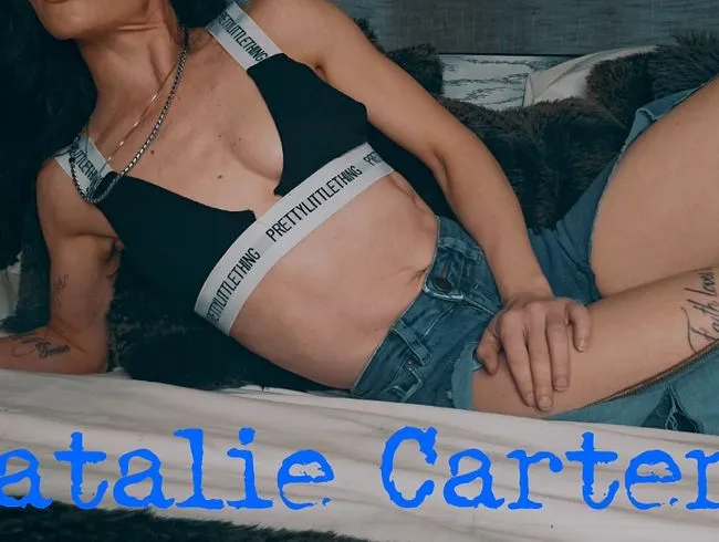 Natalie Carter denkt nach? Explizite Jeans und Pornoeffekte