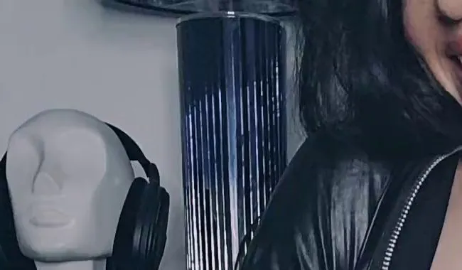 Natalie Carter Stinkendes XXX-Leder für Ihr Vergnügen