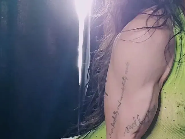 Natalie Carter Trainingstag Fitnessstudio-Sitzung Vergessen Sie nicht den Armtag