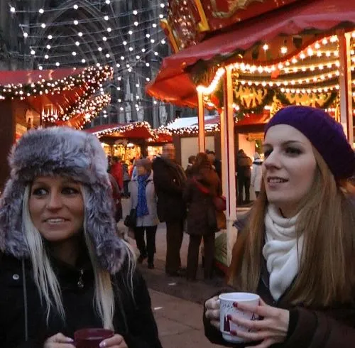 2 frivole Fotzen aufm Kölner Weihnachtsmarkt