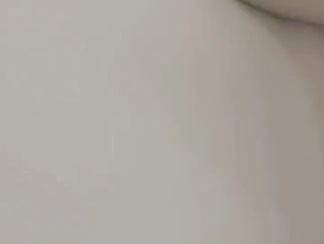 Dildo in meiner feuchten muschi