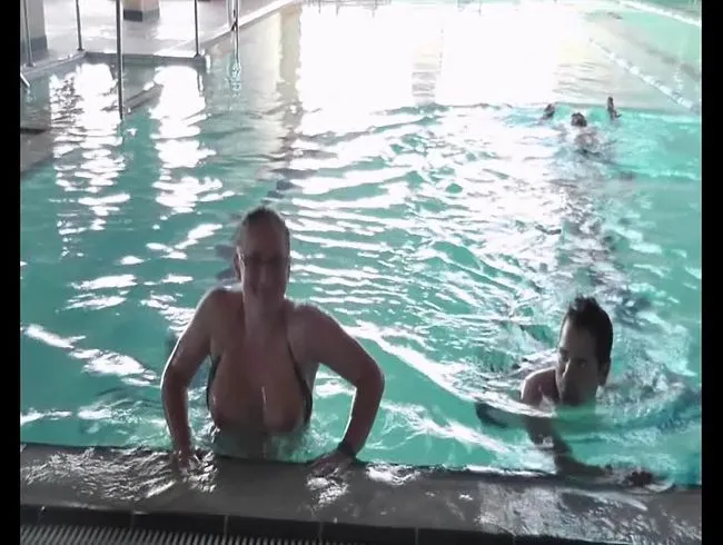 Im Erlebniss und Freizeitbad geil gefickt!!! 