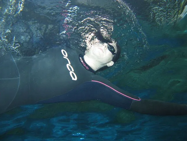 Geil im Glatt-Neopren Wetsuit