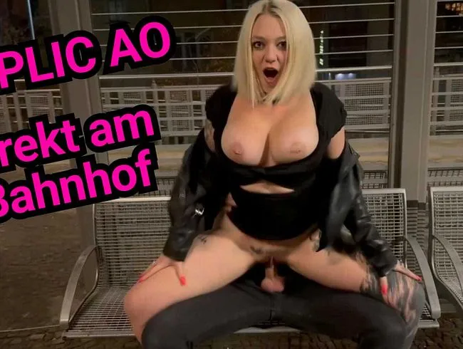 EXTREM PUPLIC! Tauschgeschäft: Fotze für ein Ticket! Hab ich noch Grenzen?