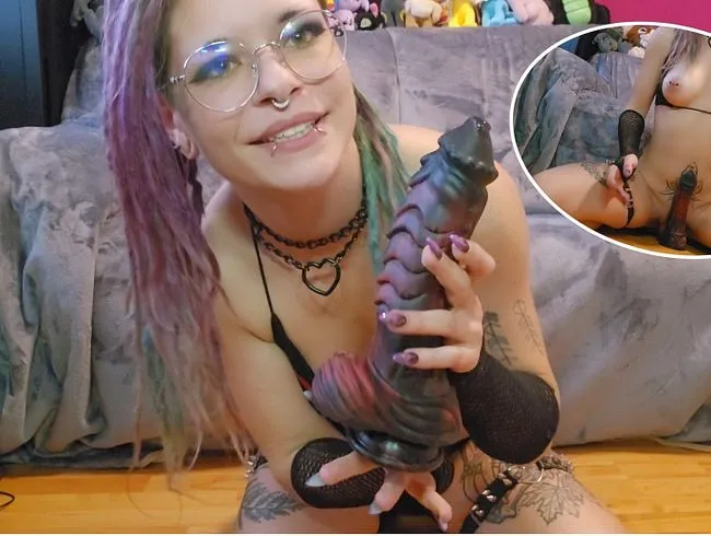 KRASS!!! MONSTER-DILDO aus dem WELTALL!!! DAS KÖNNTE JETZT EIN KLEINES BISSCHEN WEH TUN